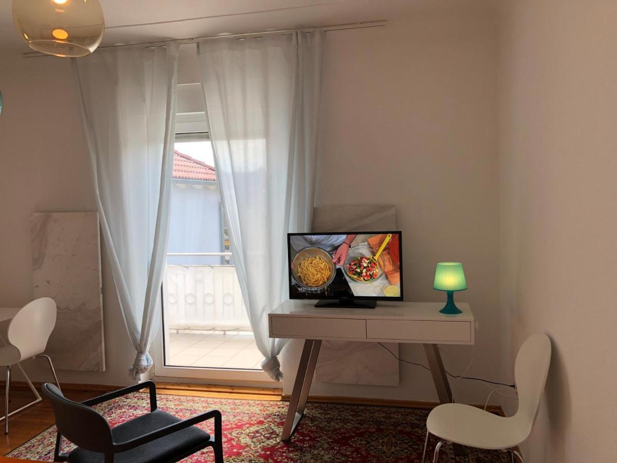 Altstadt Naehe 7 Min Fussweg Ueber Alte Maibruecke Zu Pension Mit Balkon & Garten, Ideal For Long Stay, Relocation Ochsenfurt Dış mekan fotoğraf
