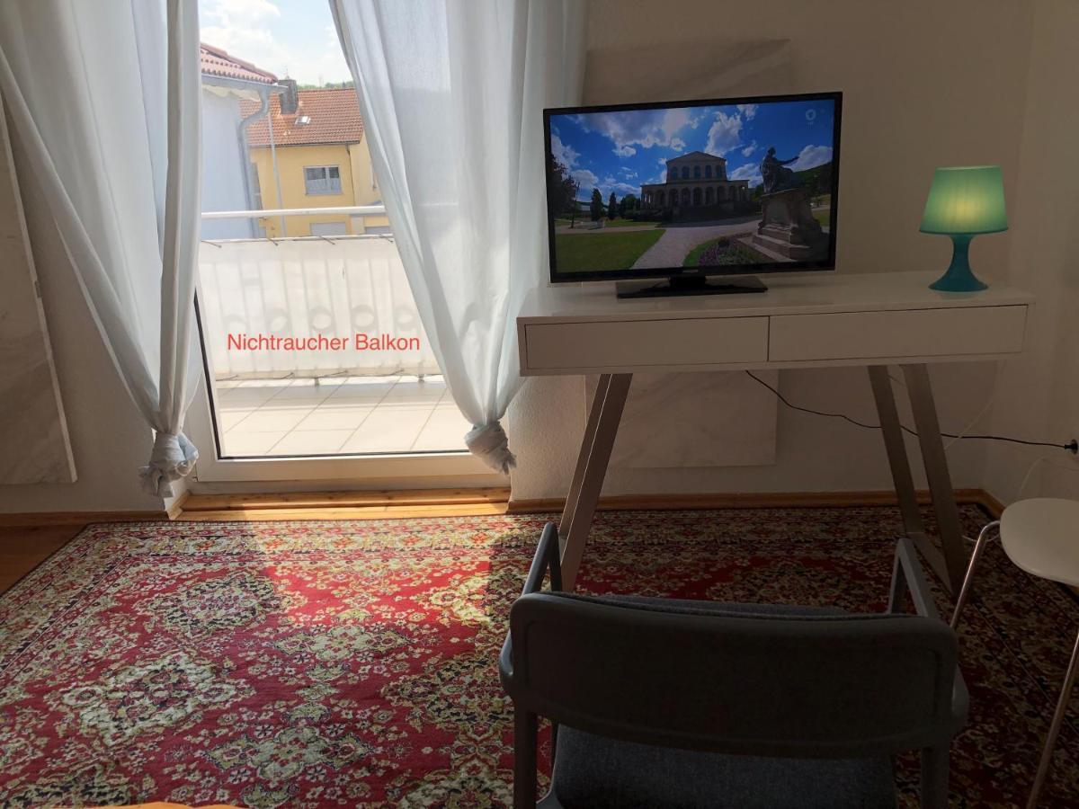 Altstadt Naehe 7 Min Fussweg Ueber Alte Maibruecke Zu Pension Mit Balkon & Garten, Ideal For Long Stay, Relocation Ochsenfurt Dış mekan fotoğraf