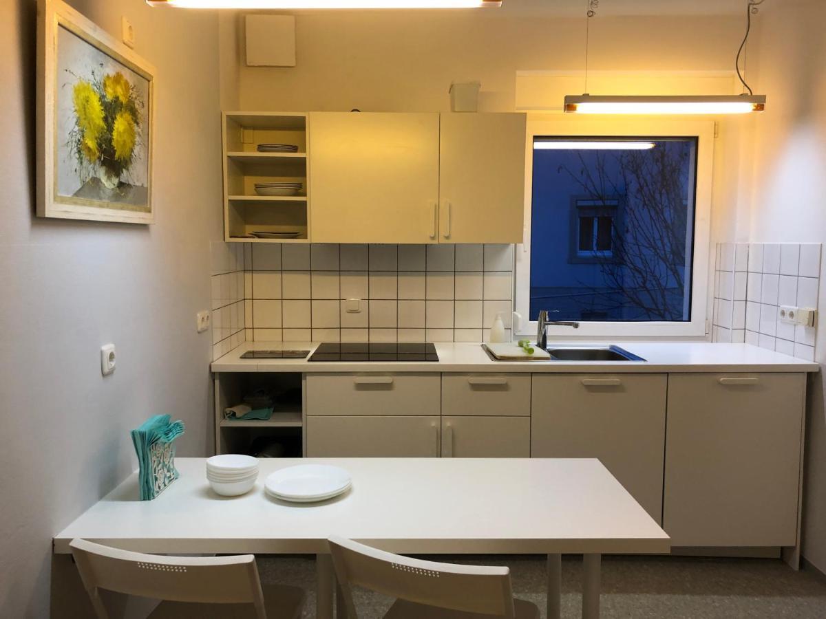 Altstadt Naehe 7 Min Fussweg Ueber Alte Maibruecke Zu Pension Mit Balkon & Garten, Ideal For Long Stay, Relocation Ochsenfurt Dış mekan fotoğraf