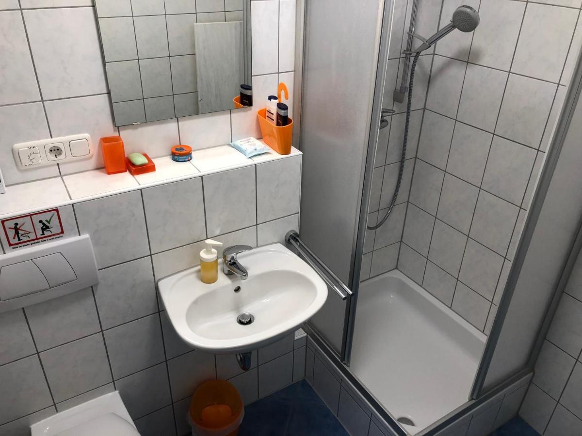 Altstadt Naehe 7 Min Fussweg Ueber Alte Maibruecke Zu Pension Mit Balkon & Garten, Ideal For Long Stay, Relocation Ochsenfurt Dış mekan fotoğraf